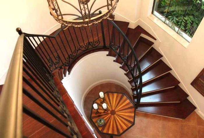 Cẩm nang chọn cầu thang gỗ đẹp 2018